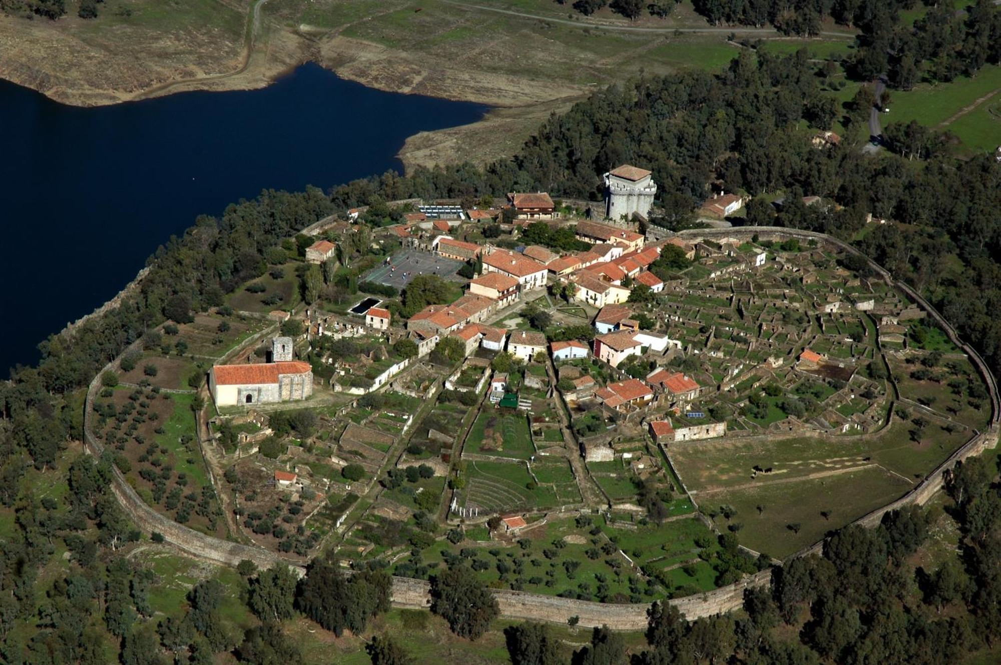Apartamentos El Jardin Del Poeta Guijo de Granadilla Esterno foto