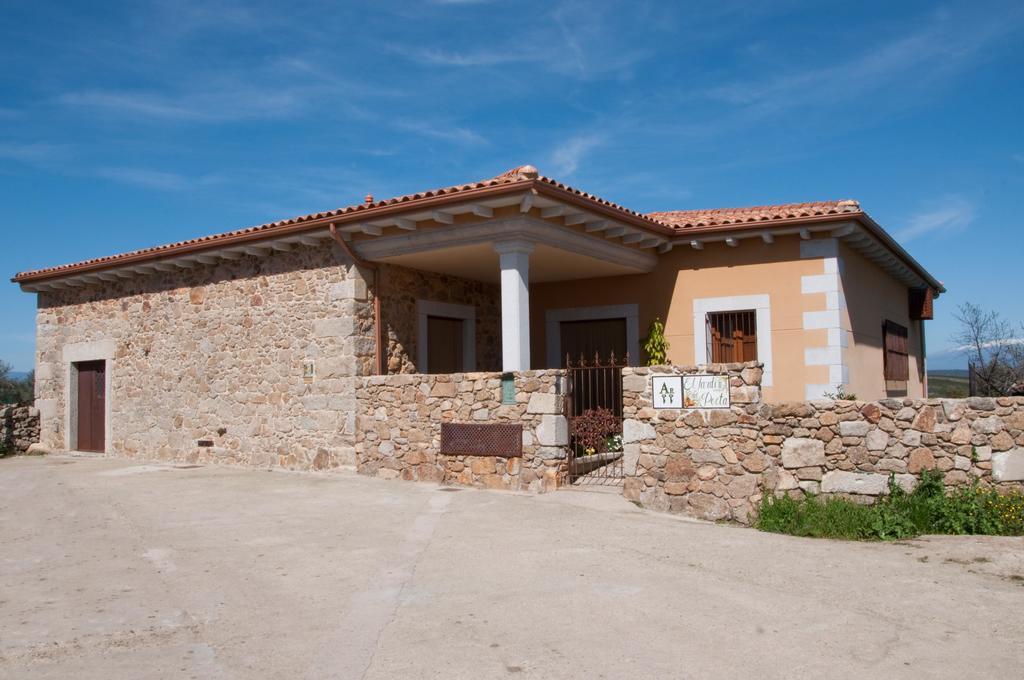 Apartamentos El Jardin Del Poeta Guijo de Granadilla Esterno foto