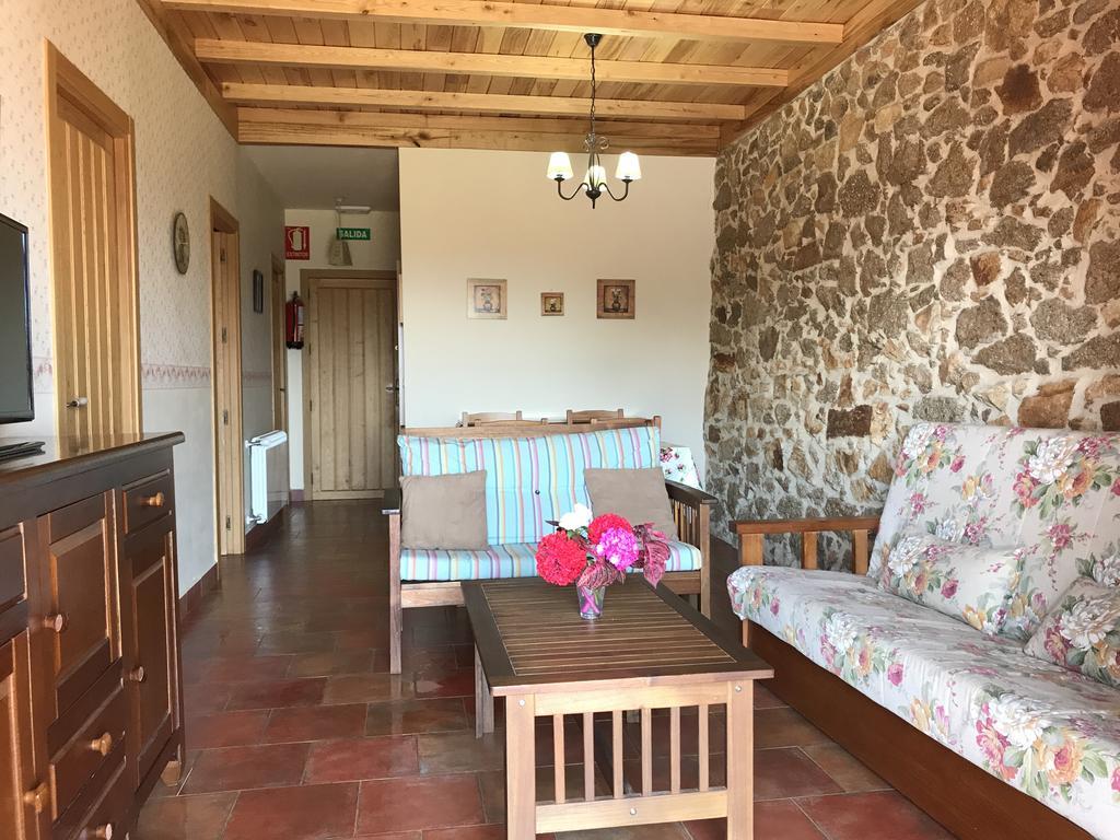 Apartamentos El Jardin Del Poeta Guijo de Granadilla Esterno foto
