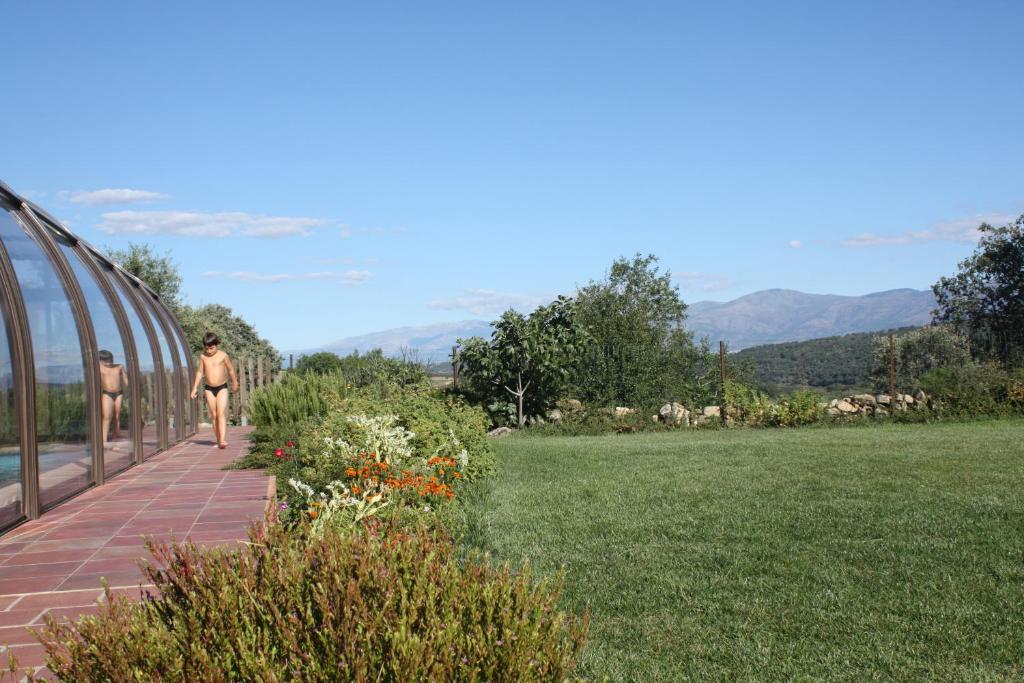 Apartamentos El Jardin Del Poeta Guijo de Granadilla Esterno foto