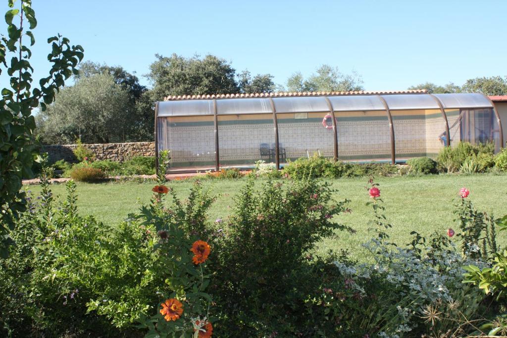 Apartamentos El Jardin Del Poeta Guijo de Granadilla Esterno foto