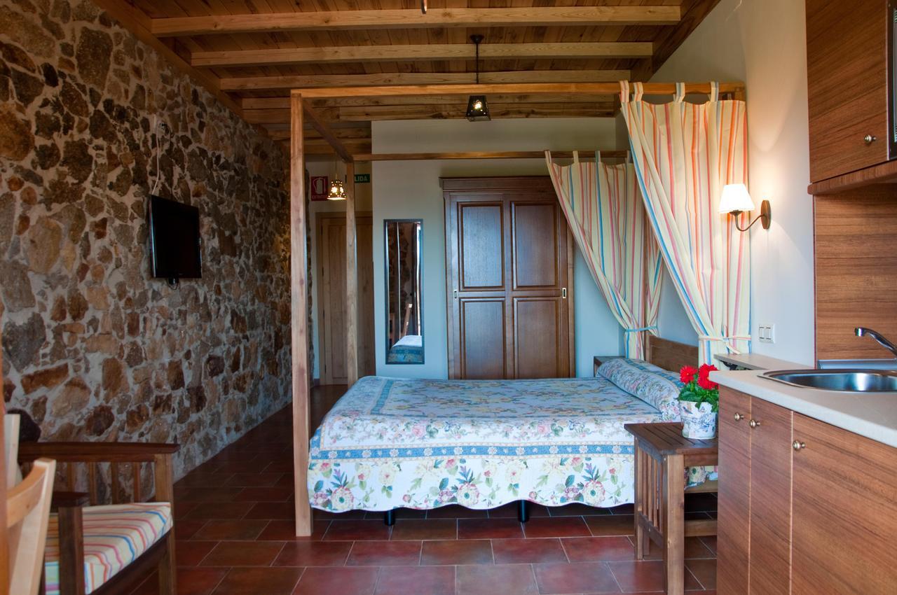 Apartamentos El Jardin Del Poeta Guijo de Granadilla Esterno foto